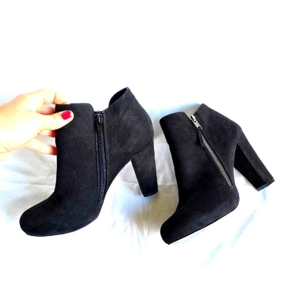 Madden girl :: cute black leather booties 3"heels, 7.5